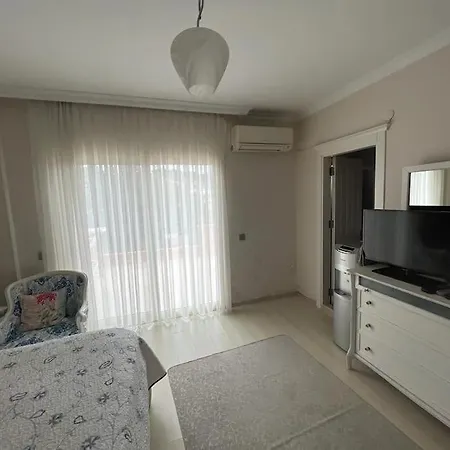 Alaçatı çarşıda, özel Havuzlu 4 Odalı Casa de Férias Çeşme